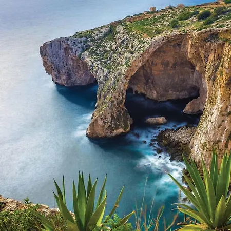 Seafront In With Pool, Upmarket Complex