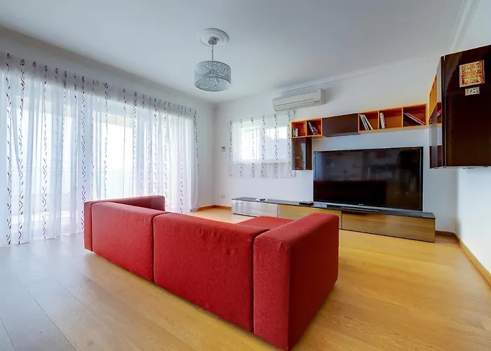 Seafront In With Pool, Upmarket Complex * Sliema