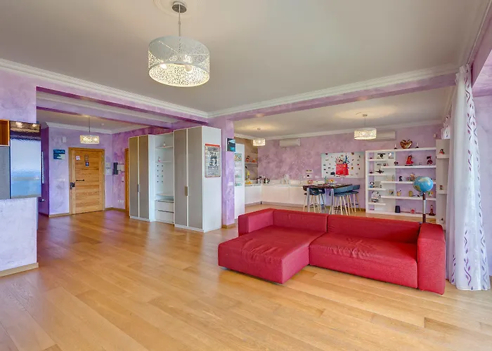 Seafront In With Pool, Upmarket Complex