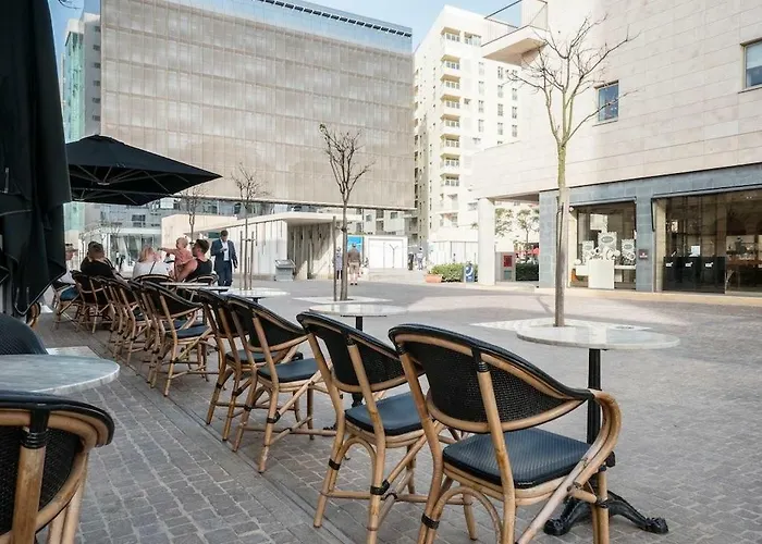 Appartamento Seafront In With Pool, Upmarket Complex *