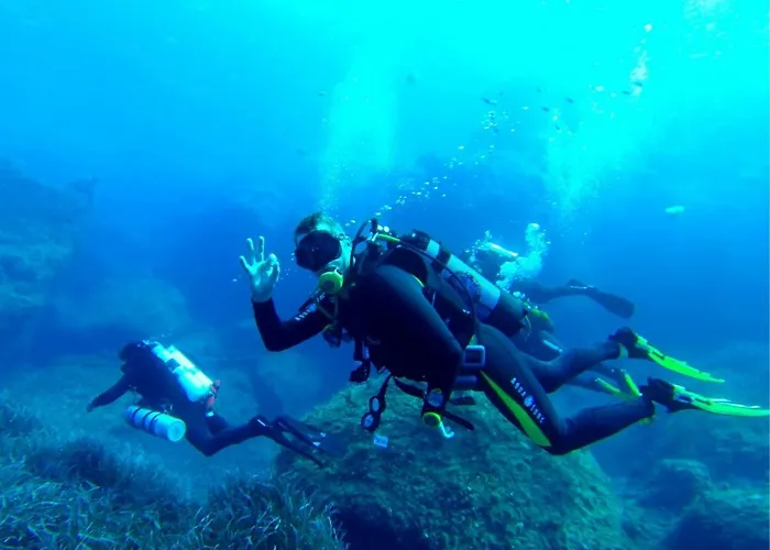 Seafront In With Pool, Upmarket Complex Appartamento *