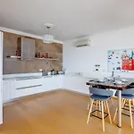 Seafront In With Pool, Upmarket Complex Apartment Sliema