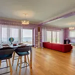 Apartment Seafront In With Pool, Upmarket Complex