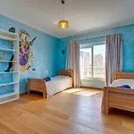 Seafront In With Pool, Upmarket Complex Apartment *