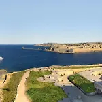 Seafront In With Pool, Upmarket Complex Apartment Sliema