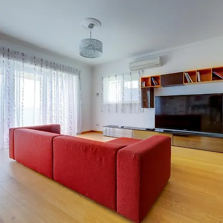 Seafront In With Pool, Upmarket Complex * Sliema