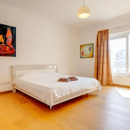 Seafront In With Pool, Upmarket Complex * Sliema