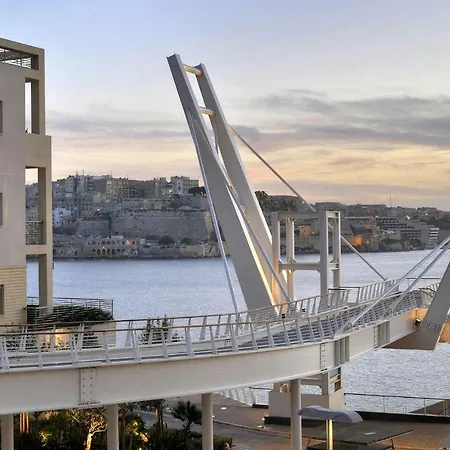 Seafront In With Pool, Upmarket Complex Apartment
