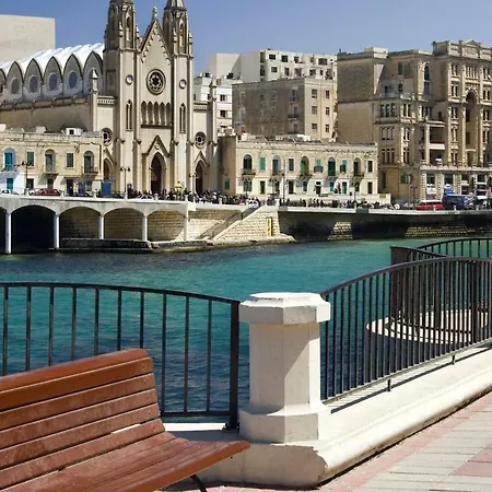 Seafront In With Pool, Upmarket Complex Apartman Sliema