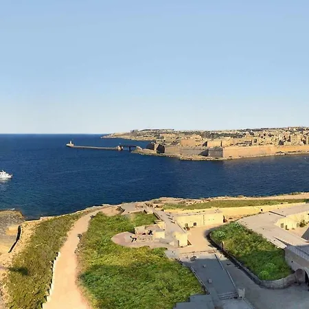 Seafront In With Pool, Upmarket Complex Apartment Sliema