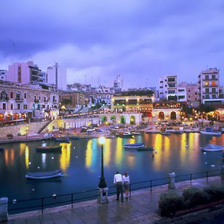 Seafront In With Pool, Upmarket Complex Apartment