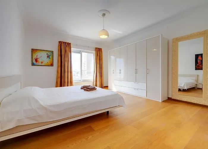 Apartament Seafront In With Pool, Upmarket Complex Sliema