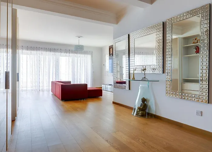 Seafront In With Pool, Upmarket Complex Apartament *