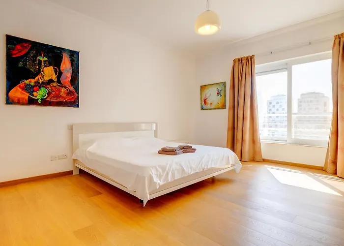 Seafront In With Pool, Upmarket Complex * Sliema