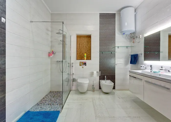 Apartament Seafront In With Pool, Upmarket Complex Sliema