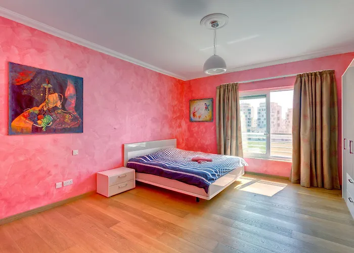 Seafront In With Pool, Upmarket Complex