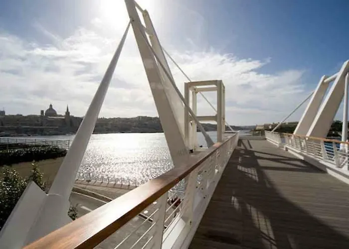 Seafront In With Pool, Upmarket Complex