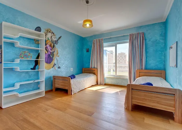 Seafront In With Pool, Upmarket Complex Apartament *