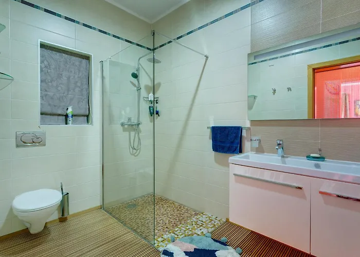 Seafront In With Pool, Upmarket Complex * Sliema