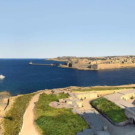 Seafront In With Pool, Upmarket Complex