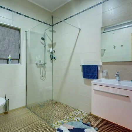 Seafront In With Pool, Upmarket Complex *