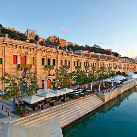Apartament Seafront In With Pool, Upmarket Complex *