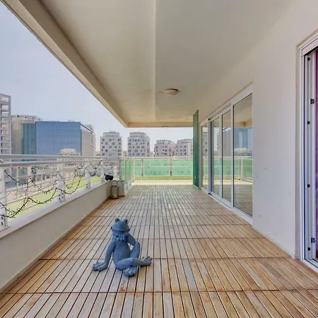 Seafront In With Pool, Upmarket Complex Apartament *